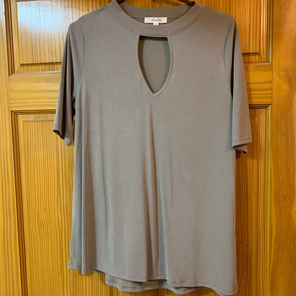 Cute gray shirt